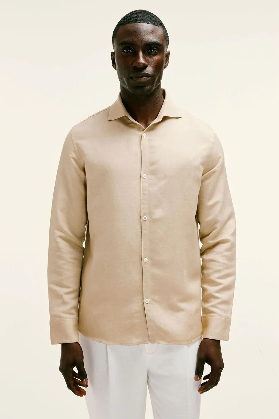 Cutaway Collar Linen - Viscose Shirt in gold - Lewis James