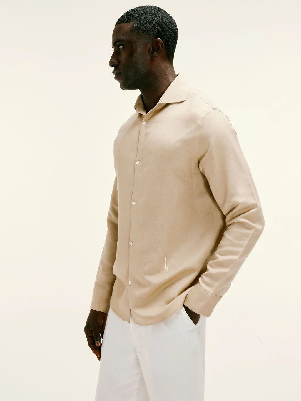 Cutaway Collar Linen - Viscose Shirt in gold - Lewis James