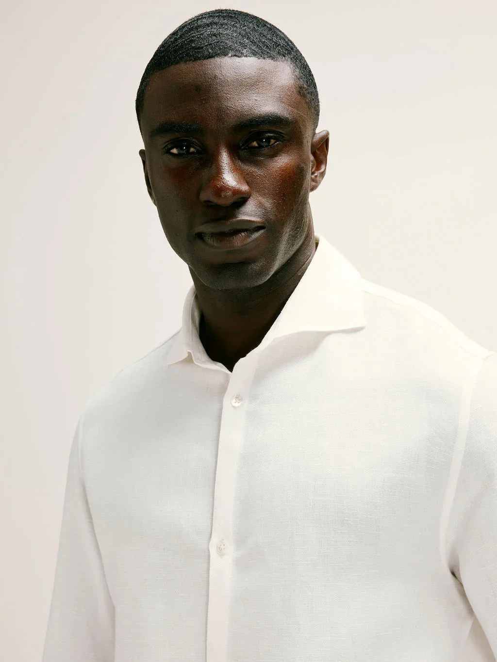 Cutaway Collar Linen - Viscose Shirt in White - Lewis James