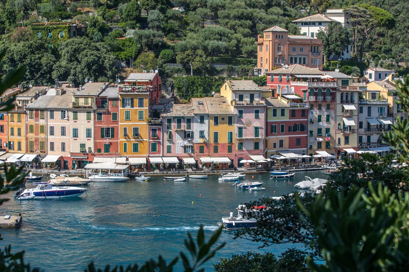 Aperitivo as the day boats leave