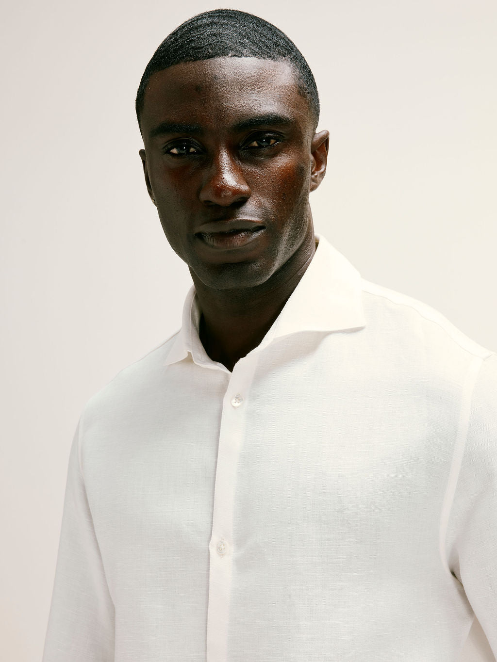 Cutaway Collar Linen - Viscose Shirt in White - Lewis James