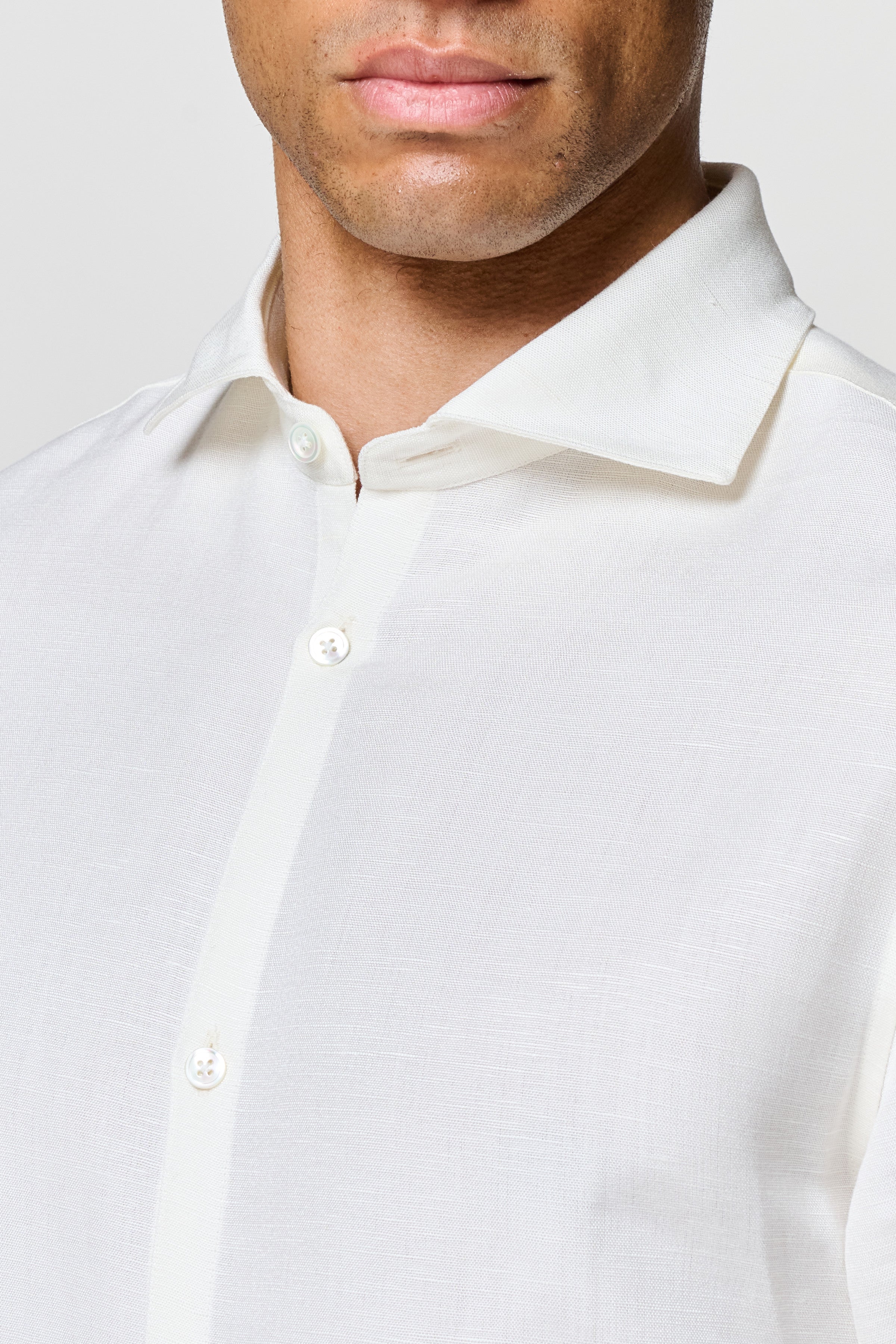 Emilio Cutaway Collar Linen-viscose Shirt